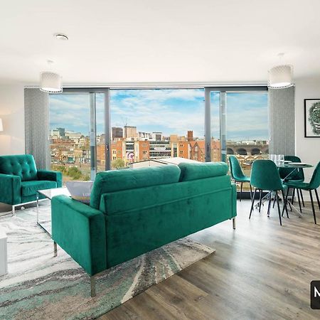 ברמינגהאם Maevela Apartments - Luxury Top Floor Penthouse - With Parking - 2 Bedroom New Build Apartment ✪ City Centre, Digbeth ✓ With Huge Patio Sliding Doors - City View - Rooftop Terrace - Ps4 & Smart Tv'S מראה חיצוני תמונה