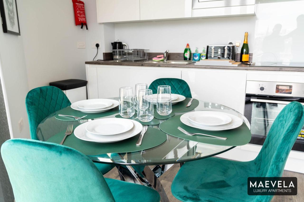 ברמינגהאם Maevela Apartments - Luxury Top Floor Penthouse - With Parking - 2 Bedroom New Build Apartment ✪ City Centre, Digbeth ✓ With Huge Patio Sliding Doors - City View - Rooftop Terrace - Ps4 & Smart Tv'S מראה חיצוני תמונה