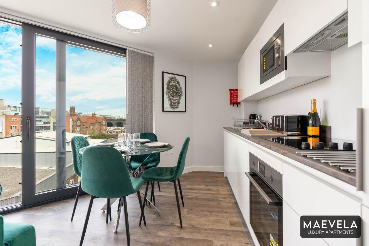 ברמינגהאם Maevela Apartments - Luxury Top Floor Penthouse - With Parking - 2 Bedroom New Build Apartment ✪ City Centre, Digbeth ✓ With Huge Patio Sliding Doors - City View - Rooftop Terrace - Ps4 & Smart Tv'S מראה חיצוני תמונה
