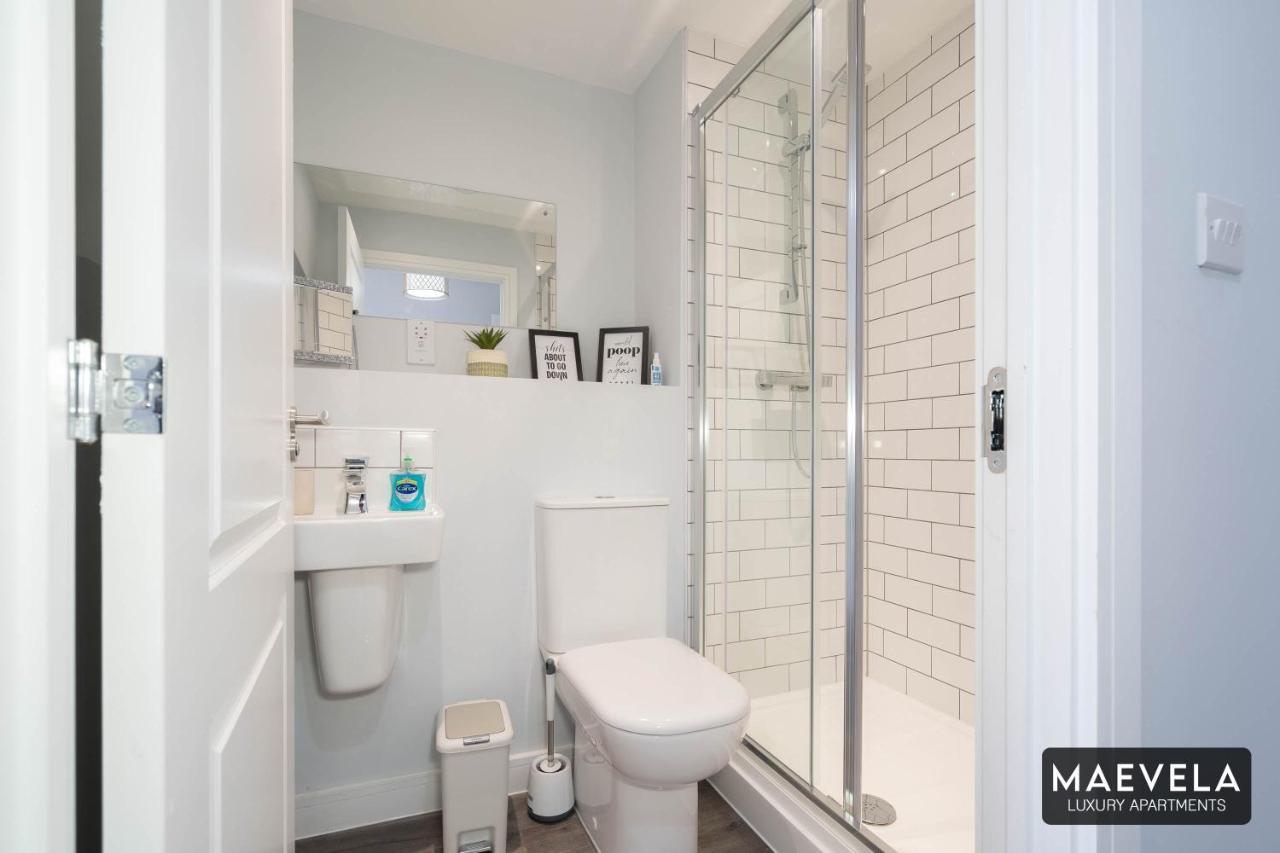 ברמינגהאם Maevela Apartments - Luxury Top Floor Penthouse - With Parking - 2 Bedroom New Build Apartment ✪ City Centre, Digbeth ✓ With Huge Patio Sliding Doors - City View - Rooftop Terrace - Ps4 & Smart Tv'S מראה חיצוני תמונה