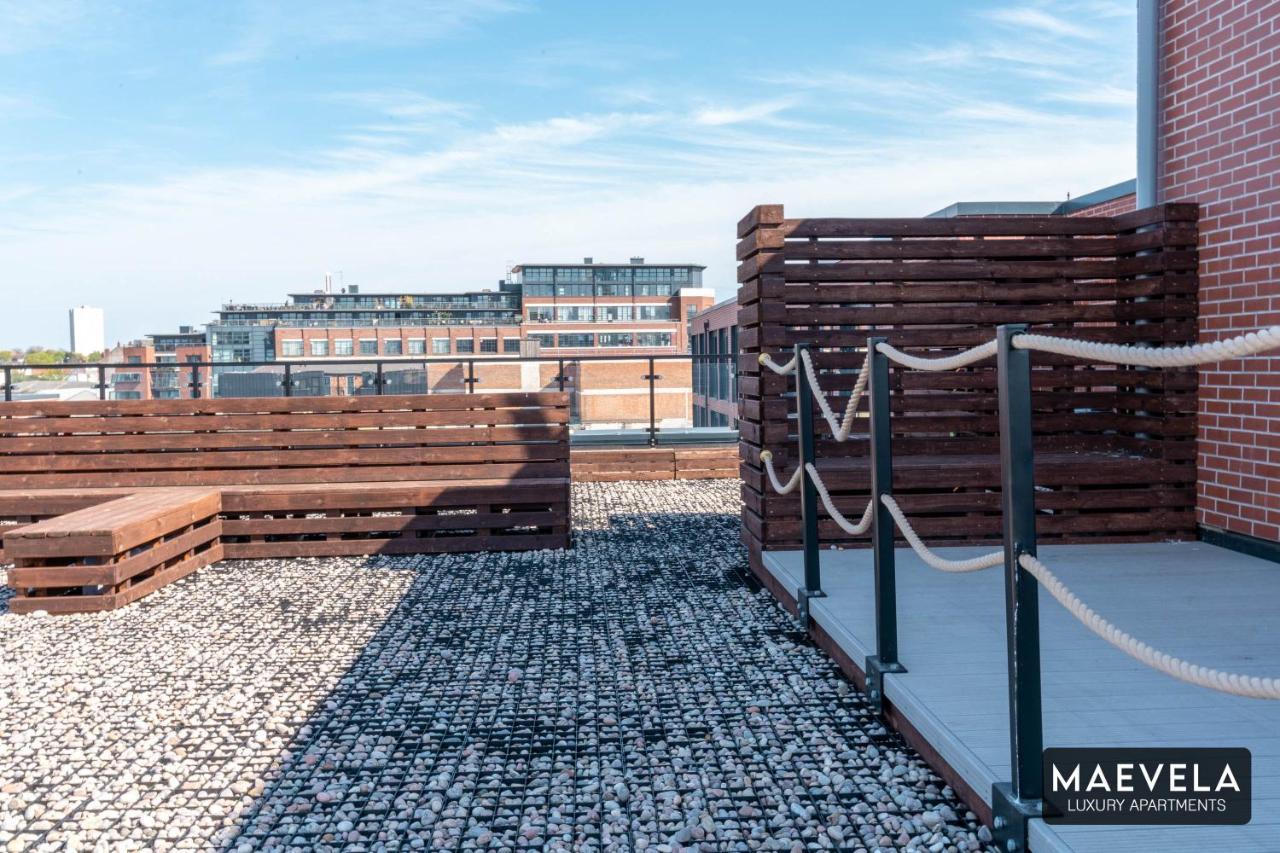 ברמינגהאם Maevela Apartments - Luxury Top Floor Penthouse - With Parking - 2 Bedroom New Build Apartment ✪ City Centre, Digbeth ✓ With Huge Patio Sliding Doors - City View - Rooftop Terrace - Ps4 & Smart Tv'S מראה חיצוני תמונה